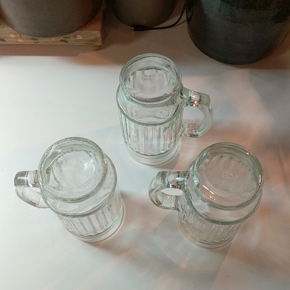 Bundle of 3 Vintage Glass Mugs - Picture 4 of 9